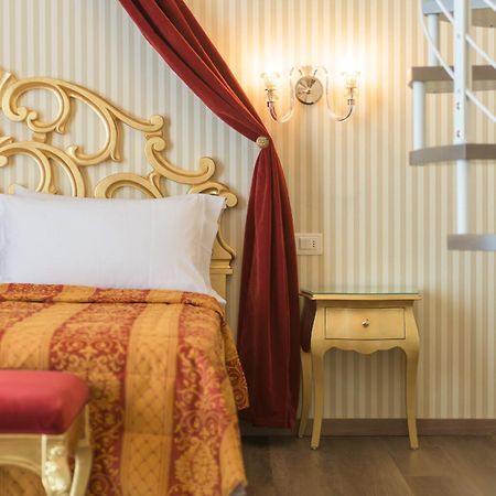 טוסקולנו מדרנו Regina Del Garda Suite מראה חיצוני תמונה