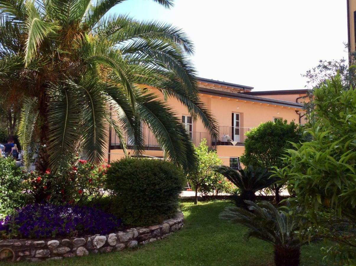 טוסקולנו מדרנו Regina Del Garda Suite מראה חיצוני תמונה